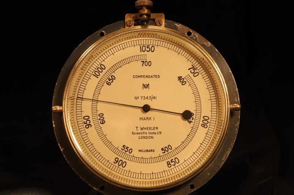 WWII SUBMARINE COMPARTMENT AIR PRESSURE GAUGE BY WHEELER No 7343 c1941