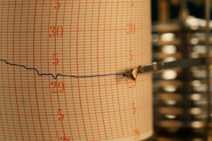 Close up of trace from Short & Mason Barograph Retailed by Dunscombe showing Storm Evert