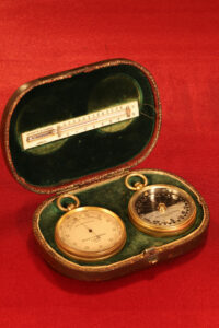 Image of Negretti & Zambra Compendium Pocket Barometer Compendium No 14073 c1890 in open case