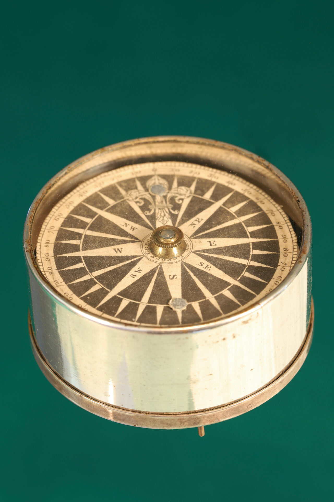 Image of Gregory & Wright Gimballed Mariners Compass c1785 without wood case