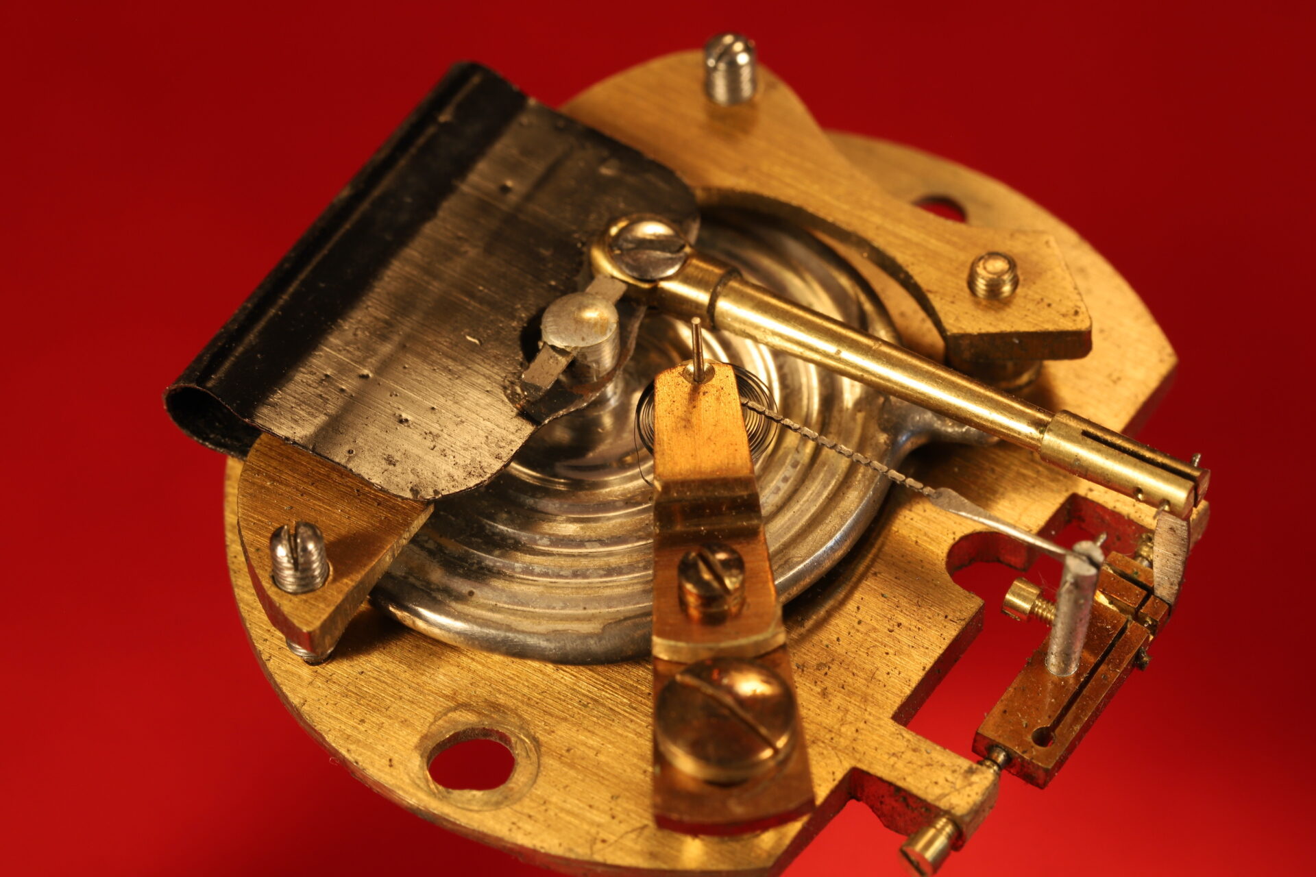 Image of movement from Cut Glass Inkwell Pocket Barometer